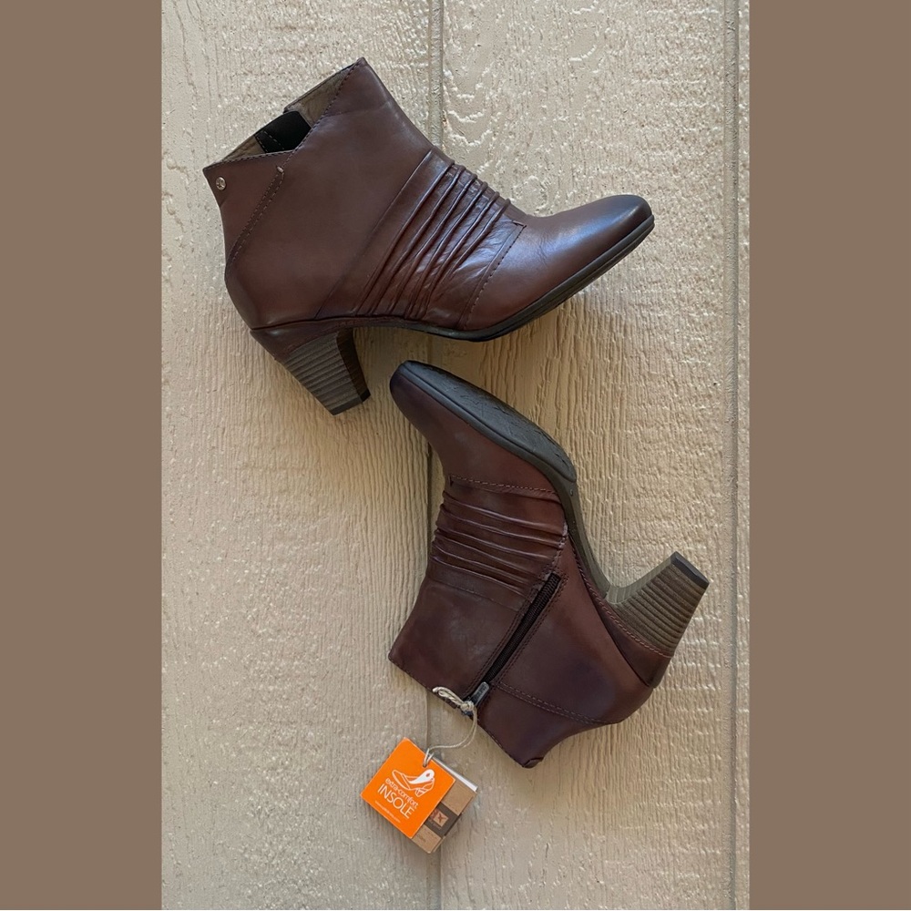 Pikolinos Parma Ankle Booties